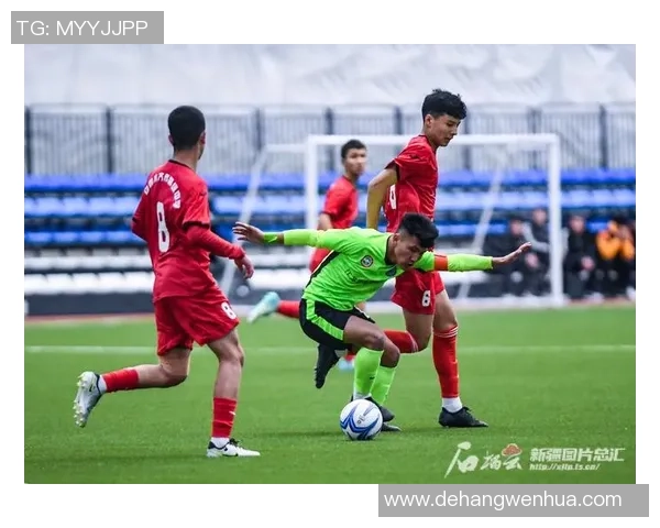 定格绿茵激情瞬间展现足球球星动作拍照艺术魅力