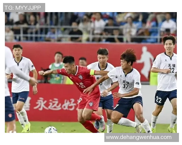 奶狗足球星崛起记：从草根到顶尖球员的逆袭之路