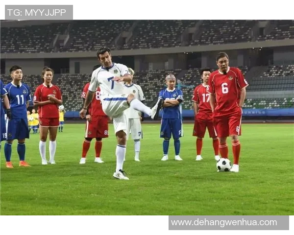 巨星闪耀绿茵场回顾不同时代足球传奇人物辉煌时刻