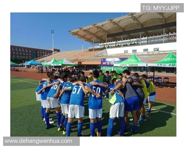 巨幅足球壁画描绘世界顶级球星热血拼搏瞬间魅力无限 巨幅足球壁画描绘世界顶级球星热血拼搏瞬间魅力无限